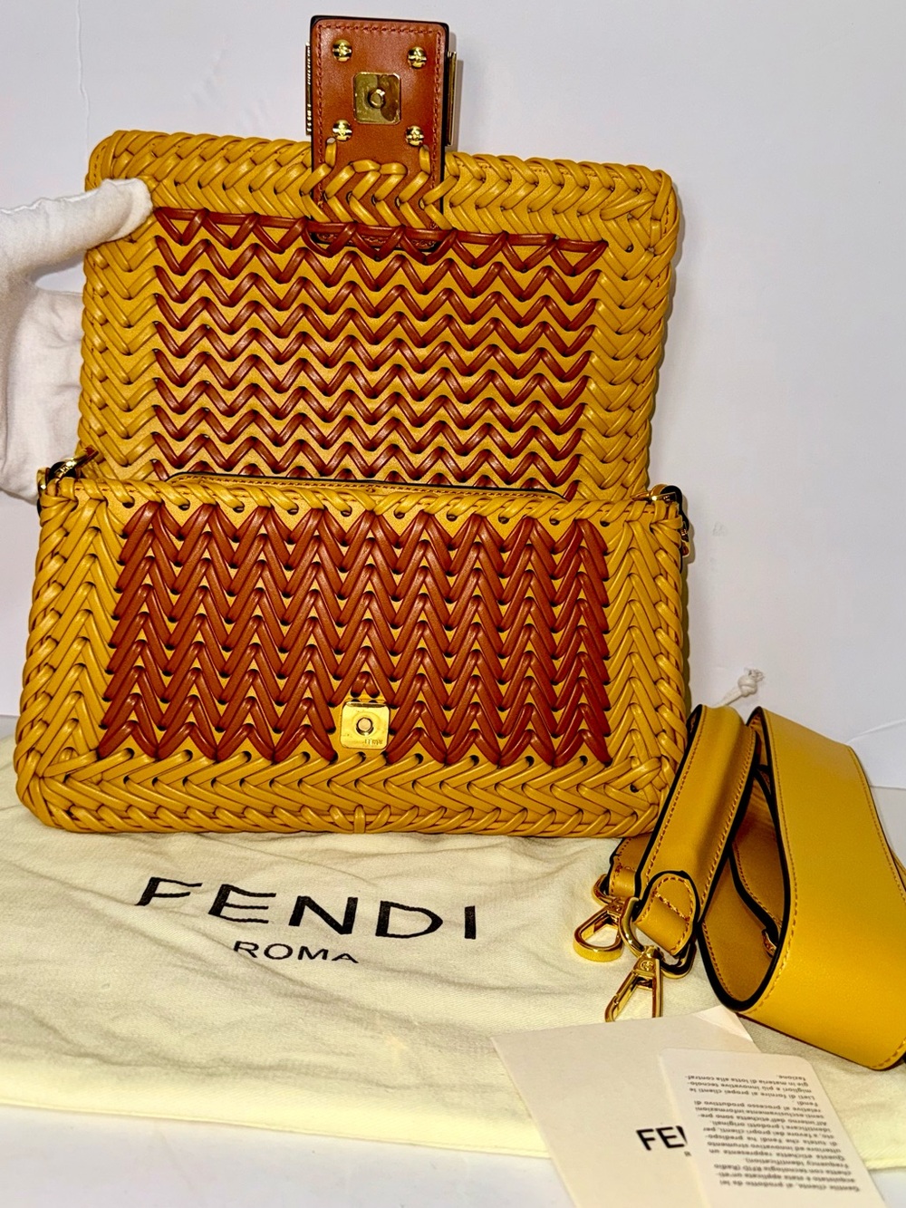 Nwt FENDI Rare interlace Baguette Woven leather Bag Authentic - Picture 3 of 11